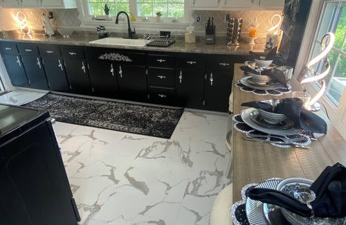 Ellwood City House | Drusilla’s Tranquil Cottage Charmin 3 bed quiet & relaxing fun garage & pavilion