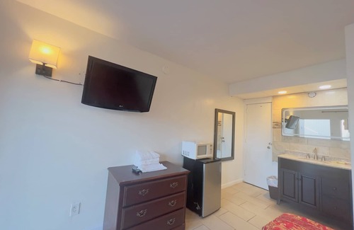 Seaside Heights Hotel | Dry Dock Motel