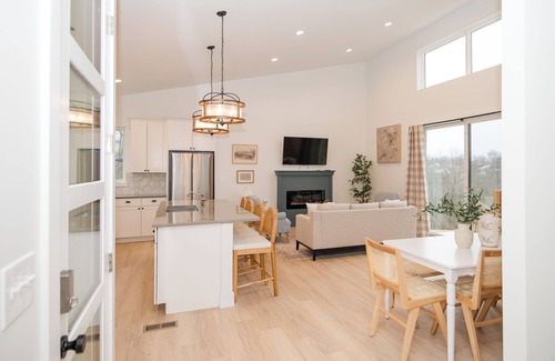 Dry Ridge House | Dry Ridge Village - Three New-Construction Houses, Minutes from the Ark