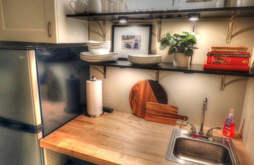 Helen House | DT Helen on River Sleeps 4, 1BR/1BA with Yonah Views: Das Klein Gastehaus