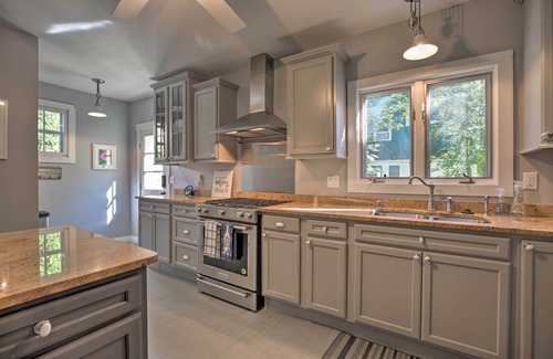 Lake Geneva House | Dtwn Lake Geneva Home, Walk to Beach & Restaurants