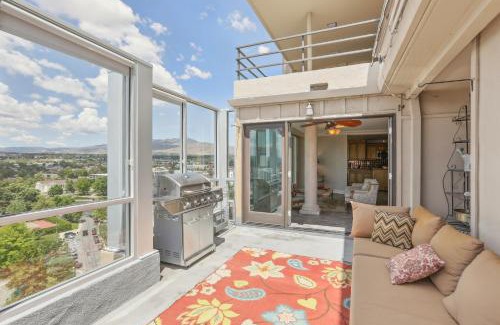 Downtown Reno Apartment | Dtwn Reno Retreat! Panoramic Views, 2 Living Areas