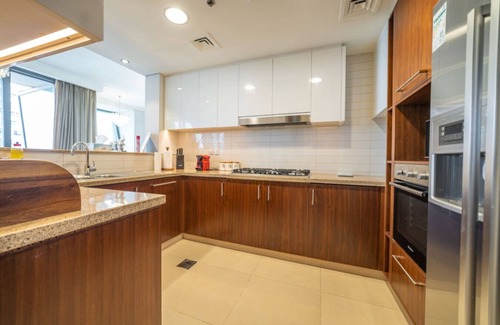 Downtown Dubai Apartment | Dubai Downtown 3BR | Luxury Stay with Burj & Fountain Views Near Metro