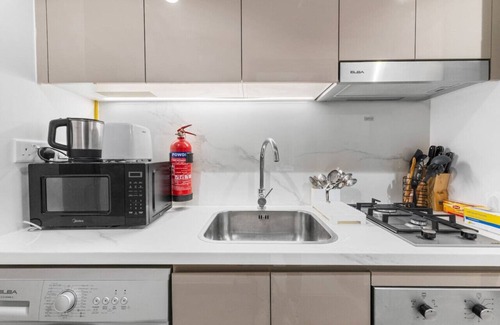 Nad Al Sheba Apartment | Dubai Dream View Studio