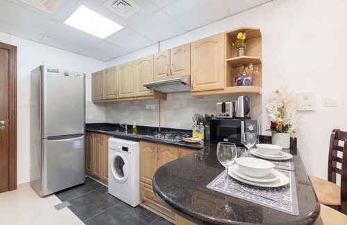 Dubai Sports City Apartment | Dubai Sports City sleeps 2 in a Great Location!