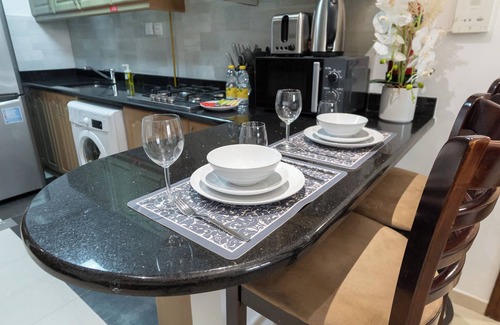 Dubai Sports City Apartment | Dubai Sports City sleeps 2 in a Great Location!