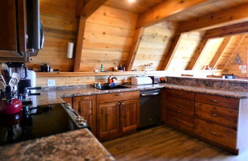 Meadow View Heights Cabin | Duck Creek Family/Pet Friendly Cabin. Quiet. Spectacular View! 3 Bath