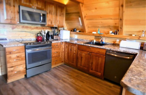 Meadow View Heights Cabin | Duck Creek Family/Pet Friendly Cabin. Quiet. Spectacular View! 3 Bath