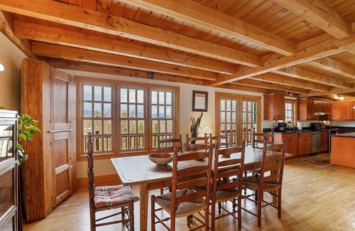 Moscow House | Dug's House: 4 br, pet friendly, deck w/Mansfield views!