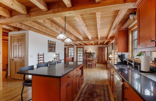 Moscow House | Dug's House: 4 br, pet friendly, deck w/Mansfield views!