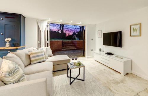 Wimborne House | Dulcima Cottage