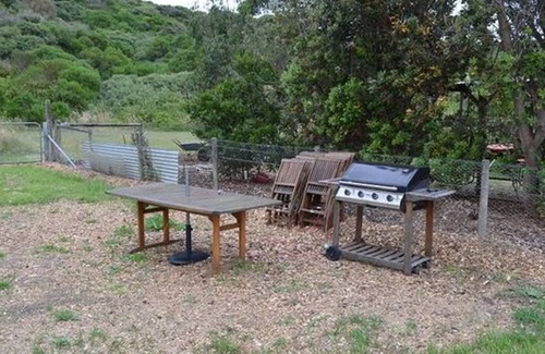 Venus Bay House | Dune Cottage - only meters from the beach access track.
