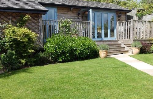 Dittisham House | Dunedin - Waterside location, private garden and buckets of charm