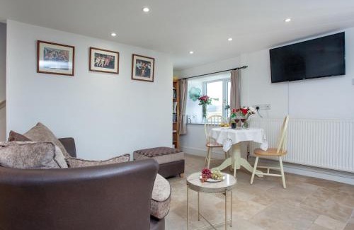 Clearbrook House | Dunstone Cottage