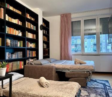Gorla Apartment | Duomo - Naviglio Apartment Milan