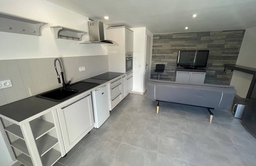 Camaret-sur-Aigues Cabin | DUPLEX APARTMENT WITH POOL