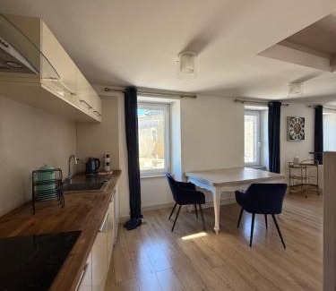 Plouguerneau Apartment | Duplex centre bourg à 5min des plages