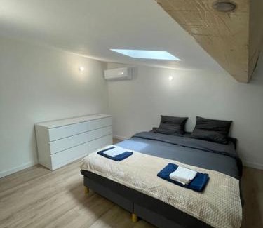 Carces Apartment | Duplex centre-ville