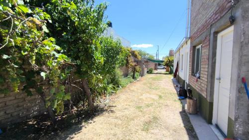 Choele Choel Apartment | Duplex con patio y cochera, con aire acondicionado y vajilla completa en el centro de Choele Choel