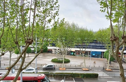 Clermont-Ferrand Apartment | Duplex Republique YourHostHelper