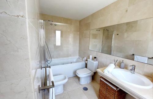 Acoran Apartment | Duplex with sea views, garden and terrace