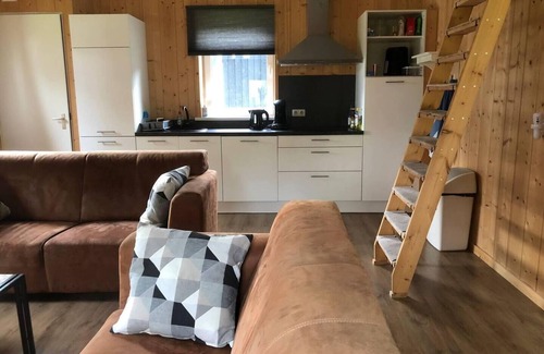 Gasselte House | Durable vacation bungalow with garden. This vacation bungalow is located at the front of the park De Kremmer in Gasselte and is near 't Nije Hemelriek. Suitable for four persons.