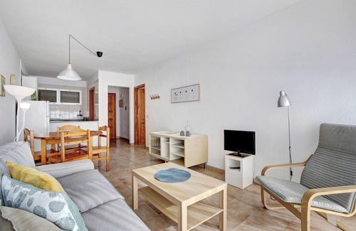 El Medano Apartment | Durazno Sur 103 Near Beach with Balcony & Wi-Fi