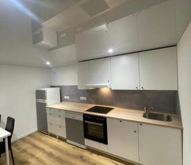 Lohfelden House | Durchreisezimmer Ferienwohnung Monteurzimmer