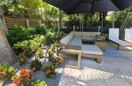 Downtown Apartment | Duval Street Suite w parking and pool