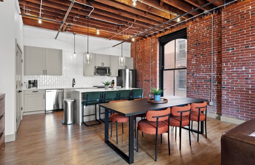 Downtown St. Louis Apartment | DWTN Riverfront Loft W/D Gated Parking