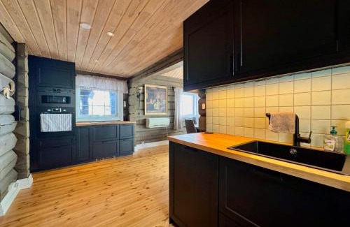 Dyroy Municipality Villa | Dyrøy Holiday - Lodge with Jacuzzi