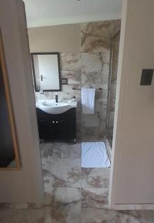 Klerksdorp House | Dzana guesthouse