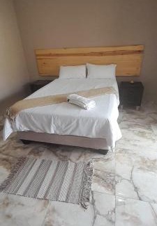 Klerksdorp House | Dzana guesthouse