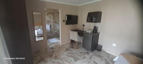Klerksdorp House | Dzana guesthouse