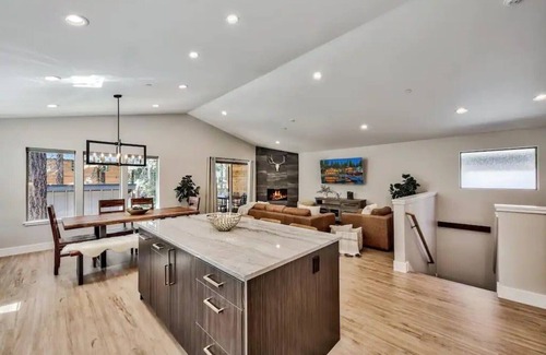 Y Area House | #E Mountain Modern Stylish Home Sleeps 10