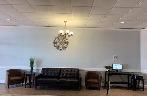 Downtown Phoenix Hotel | E-Z 8 Motel Phoenix Airporter