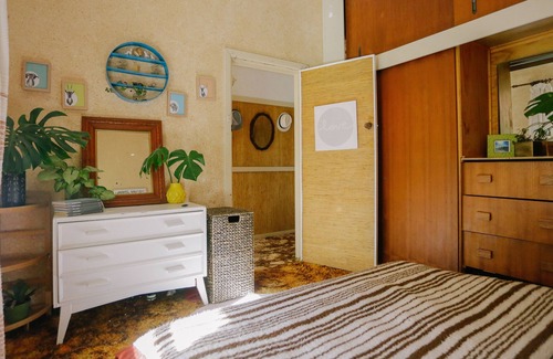 Clifton House | Eagle and Whale Spotting on a Cliff by the sea w Inflatable spa and Pet Friendly