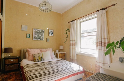 Clifton House | Eagle and Whale Spotting on a Cliff by the sea w Inflatable spa and Pet Friendly