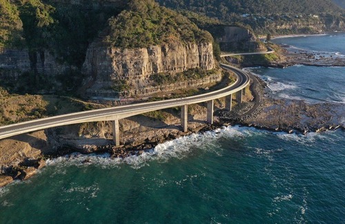 Clifton House | Eagle and Whale Spotting on a Cliff by the sea w Inflatable spa and Pet Friendly