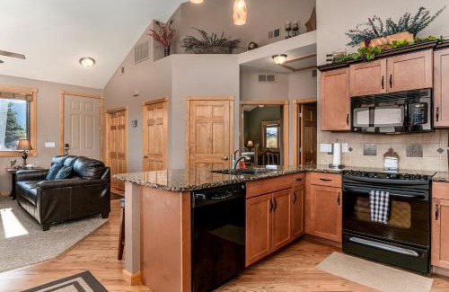 Estes Park Apartment | Eagle Cliff Mountain 29A Condo