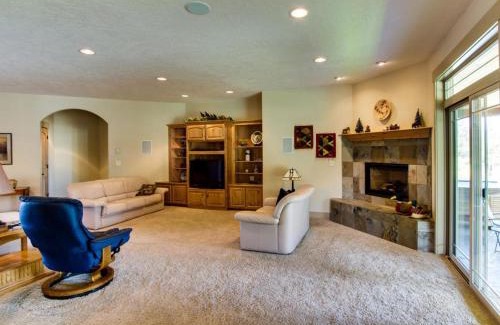 Redmond House | Eagle Crest Juniper Forest Retreat