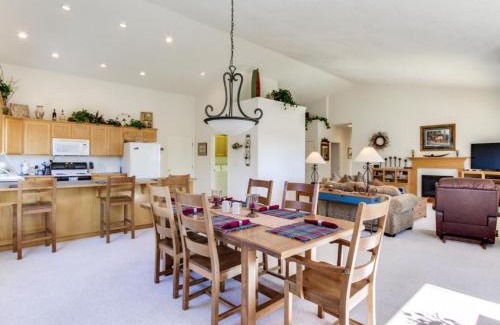 Redmond House | Eagle Crest Nature Retreat