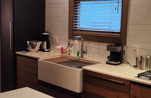 Roosevelt House | Eagle Hill Home centrally located between SF and San Jose