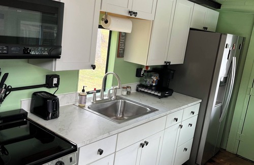 Freedom Bed & Breakfast | Eagle Ranch Railway Retreat