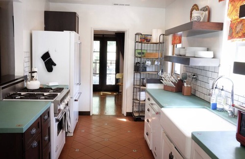 Eagle Rock House | Eagle Rock Entire House - Large Bungalow