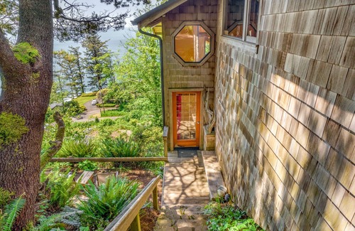Neahkahnie Beach Cottage | EAGLE'S NEST: Ocean View - Connect with the Soul of the Oregon Coast