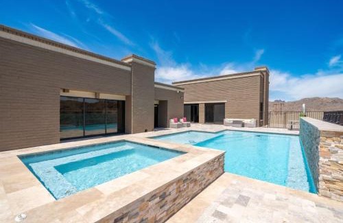 Parker Strip House | Eagles Lair, Poolside Luxury!