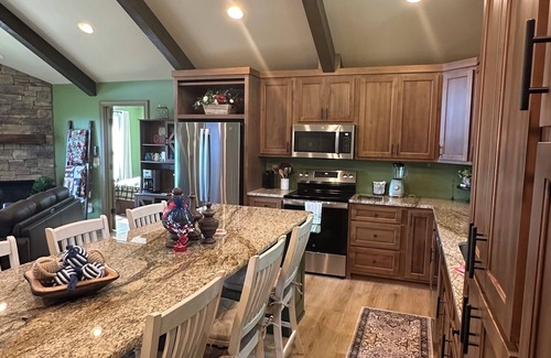 Unaka House | Eagles Landing- Mountain/lake view. In Bear Paw. Brand new, handicap friendly.