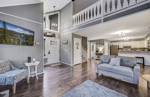 Lake Harmony House | Eagles Lodge -Enjoy this newly updated rental located in the Heart of Split Rock