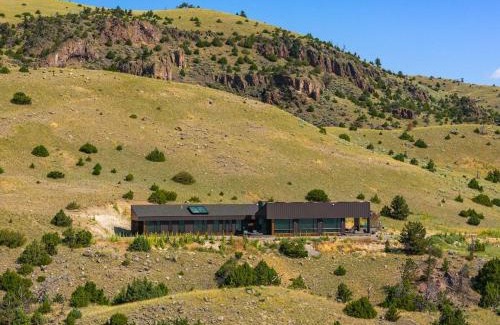 Emigrant House | Eagles Wings Luxe Yellowstone Retreat Condé Nast